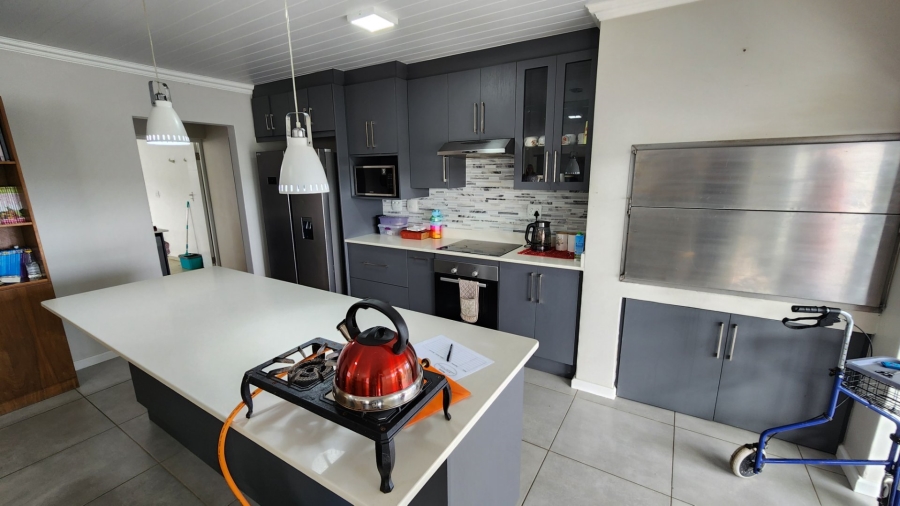 3 Bedroom Property for Sale in Seemeeu Park Western Cape